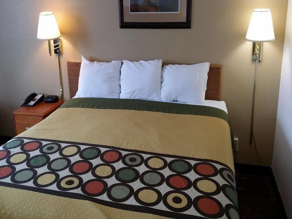 Super 8 By Wyndham Summersville - New River National Park Exterior foto